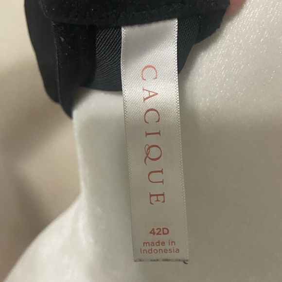 Cacique EUC black lightly lined T Shirt bra in size 42D - Picture 5 of 6